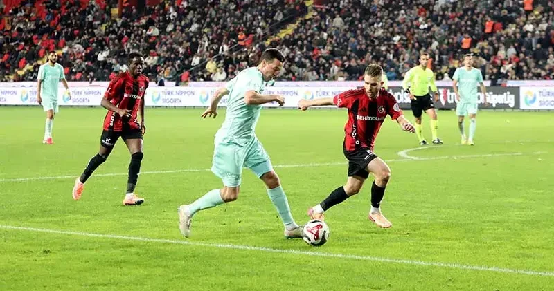 Gaziantep FK Zecorner Kayserispor : 3 0