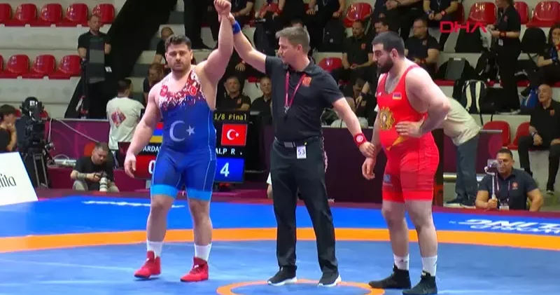 Rıza Kayaalp, Ermeni rakibini 78’inci saniyede tuş etti