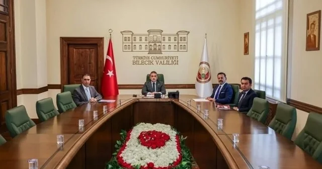 Vali Sözer ve İl Müdürü İlhan çevrim içi toplantıya katıldı Bilecik Haberleri