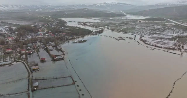 Su basan 3 mahalle ve 1 köy dronla görüntülendi Hakkari Haberleri