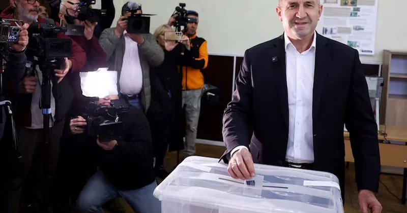 Rumen Radev in Koalisyonu Seçimi Kazandı