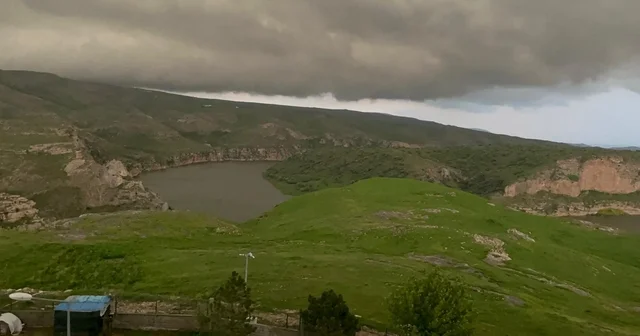 Batman da sağanak sele neden odu, AVM girişinde tavan çöktü Batman Haberleri