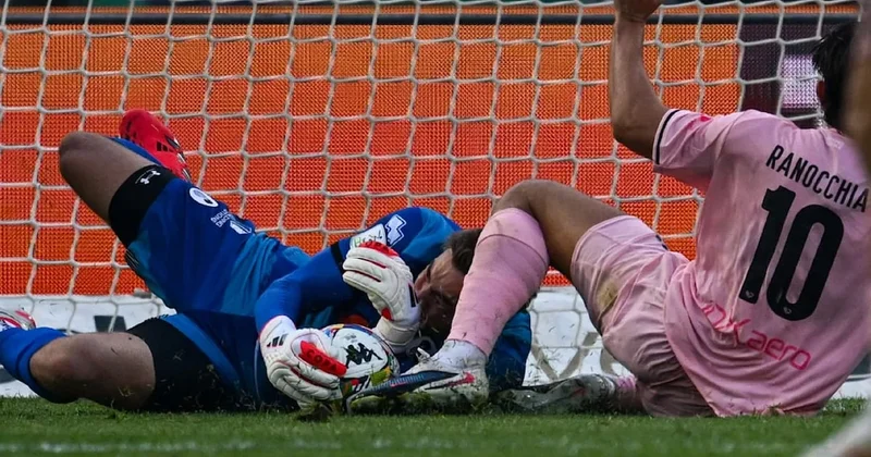 ABD li kaleci ölümden döndü! Maçta boynu kırıldı Sözcü Gazetesi