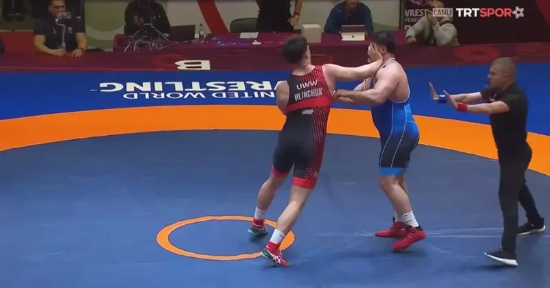 Rıza Kayaalp finalde! Rakibi milli sporcuya tokat attı ve diskalifiye edildi.. Spor Haberleri