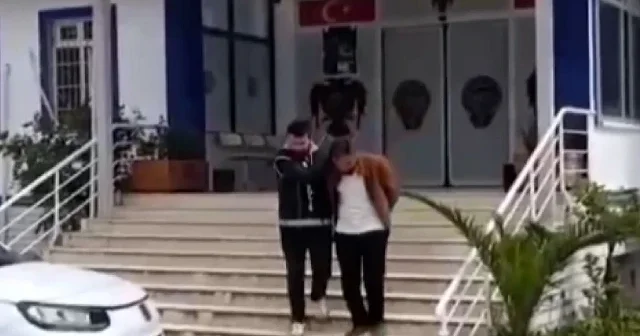 Balık istifi gibi kaçak göçmen taşıyan organizatöre 181 bin TL trafik cezası VİDEO İZLE