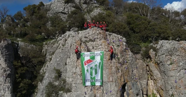 Kurtarma ekipleri, Bursaspor bayrağını zirvede dalgalandırdı Bursa Haberleri