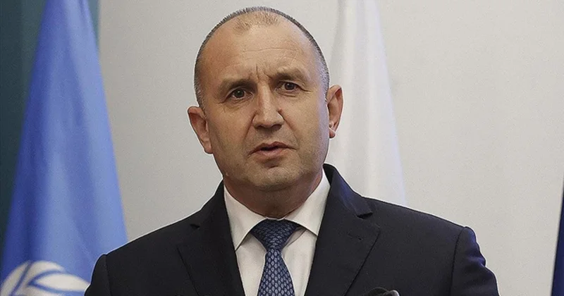 Bulgaristan da ilk sonuçlar, eski Cumhurbaşkanı Radev in tek başına hükümet kurabileceğini gösteriyor