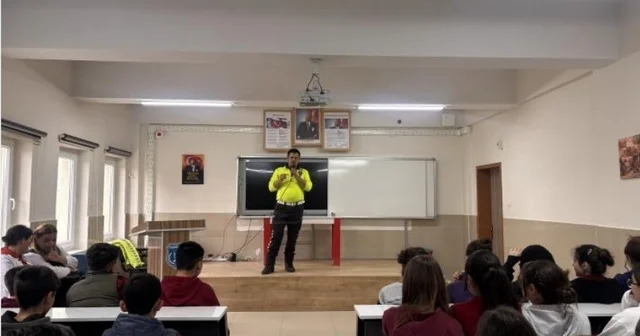 2 bin 316 öğrenciye polisten bilinçlendirme eğitimi Niğde Haberleri