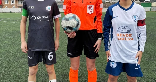 Körfez in kız futbol takımlarından çifte galibiyet Kocaeli Haberleri