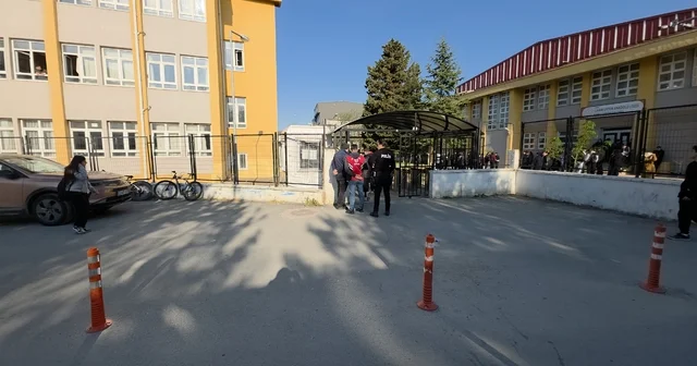 Edirne de lisede turnikeli güvenlik sistemi Edirne Haberleri