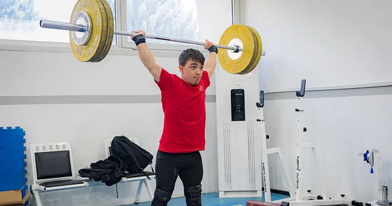 Milli halterci Yiğit Erdoğan dan bronz madalya!