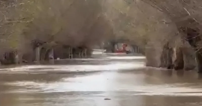 Baraj kapakları açılınca Kızılırmak taştı, köyü su bastı Son dakika haberleri