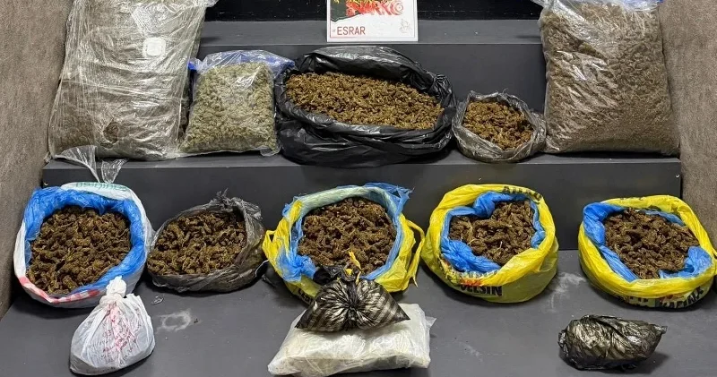 İzmir’de 16 kilo 550 gram esrar ele geçirildi İzmir Haberleri