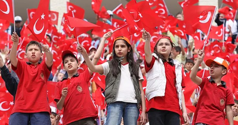 23 Nisan resmi tatil mi, yarım gün mü? 23 Nisan’da okullar, iş yerleri açık mı, kapalı mı? 23 Nisan’da toplu taşıma ücretsiz mi?