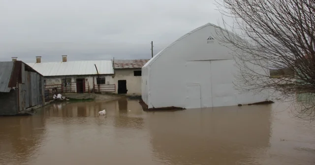Baraj taştı, köy tamamen sular altında kaldı Sivas Haberleri