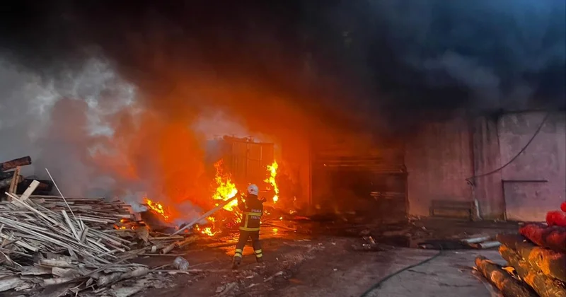 Edirne de kereste fabrikasında yangın