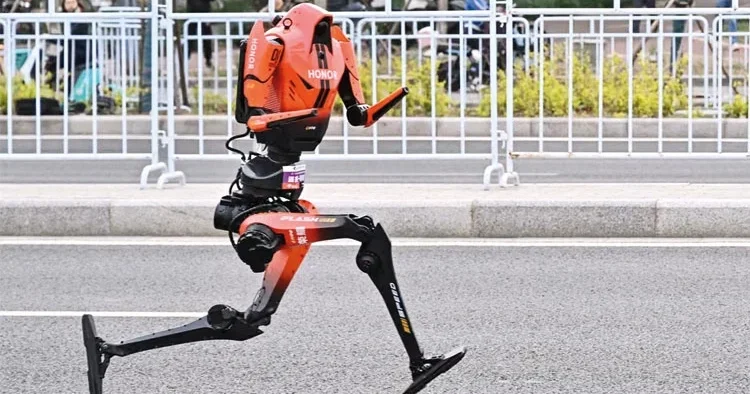 Maratonda robot insan rekorunu kırdı