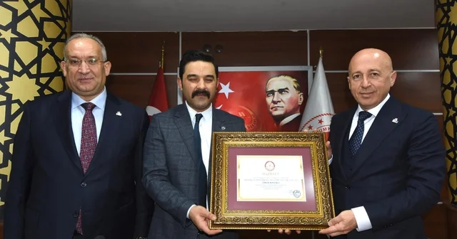 Doğu Anadolu İhracatçılar Birliği Başkanı Ömer Madırlı mazbatasını aldı Erzurum Haberleri