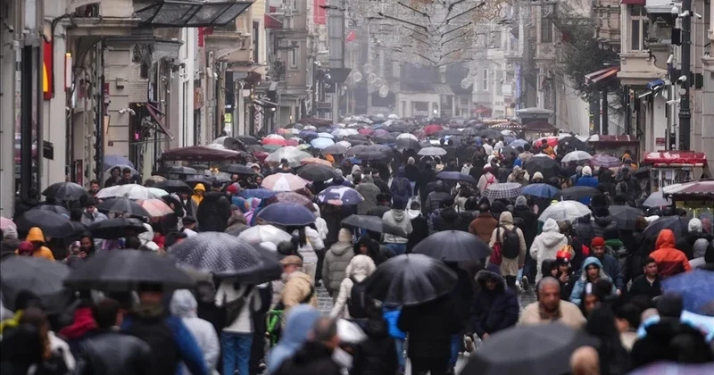 Sıcaklık düşüyor… İstanbul Valiliğinden İstanbul için kuvvetli yağış uyarısı