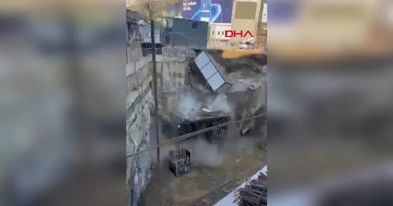 Fenerbahçe Stadyumu nun yanındaki inşaat duvarı çöktü... O anlar kamerada! Son dakika haberleri