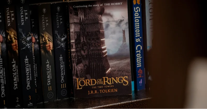 Sıfırdan dil yarattı: Tolkien in inanılmaz dilbilimi! Yüzüklerin Efendisi nin büyülü dünyasına yakından bakış!