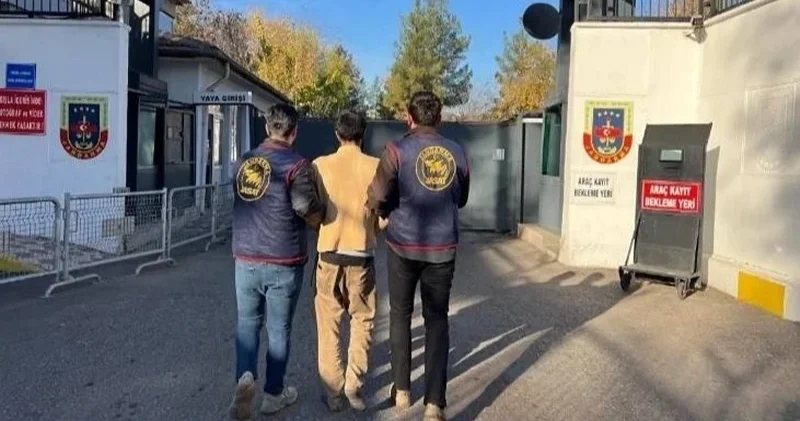 JASAT kıskıvrak yakaladı: Diyarbakır’da hapis cezası bulunan 140 şüpheli adliyeye sevk edildi Gündem Haberleri