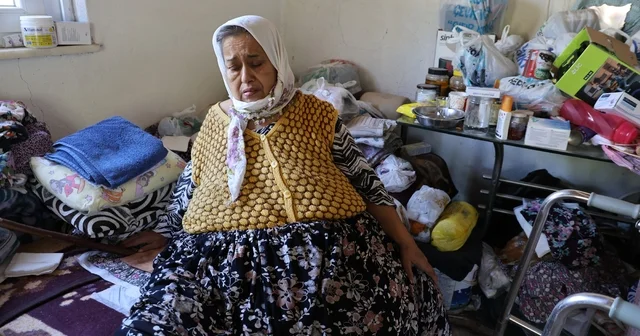 Her geçen gün karnı büyüyen çaresiz kadın 170 kiloya ulaştı, artık hareket edemiyor 15 yıldır yatağa hasret yaşıyor Aydın Haberleri