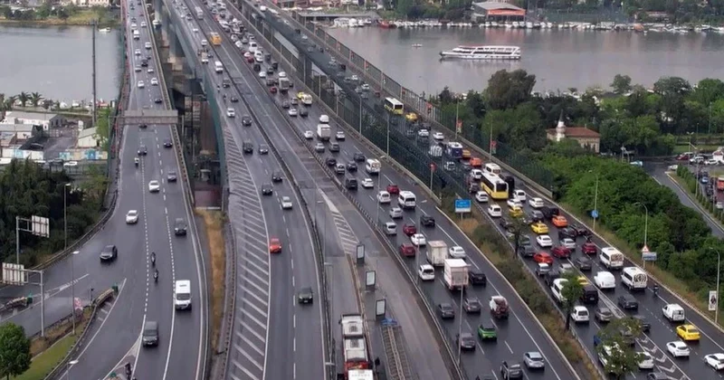 İstanbul da yoğun trafik alarmı: Yüzde 85