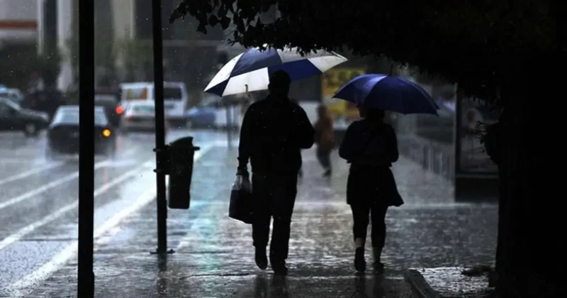 İSTANBUL HAVA DURUMU: Meteoroloji ve Valilikten peş peşe hava durumu uyarısı! İstanbul a kuvvetli sağanak geliyor