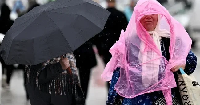 Kuvvetli ve gök gürültülü sağanak geliyor: Günlerce sürecek Meteoroloji saat verdi: Yağış ve fırtına uyarısı