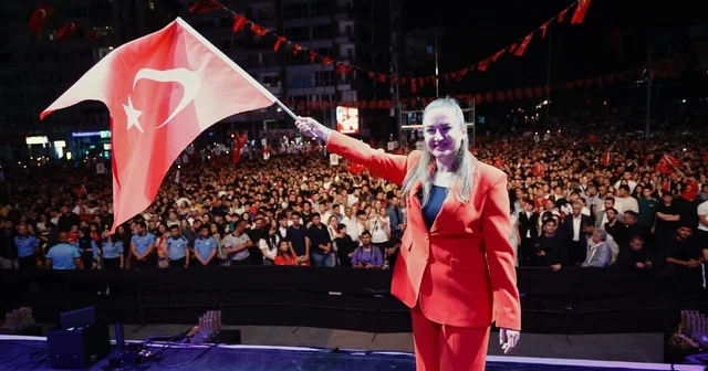 Büşra Özdemir: Atatürk ün Samsun da yaktığı meşale gençliğin gözlerinde parıldıyor Antalya da 19 Mayıs kutlaması: Gazapizm şarkılarıyla coşturdu Antalya Haberleri
