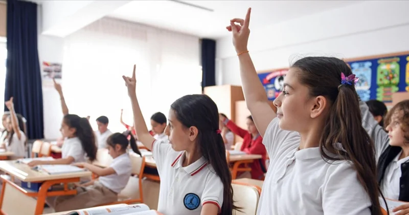 20 Mayıs bugün okullar tatil mi? 20 Mayıs 2026 Çarşamba okullar var mı? Valilik açıkladı!