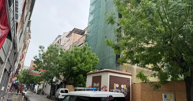 Çalıştığı inşaatın asansör boşluğuna düşen işçi yaralandı Eskişehir Haberleri