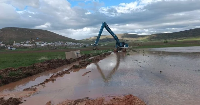 Demirözü nde debisi yükselen derelerde çalışma başlatıldı Bayburt Haberleri