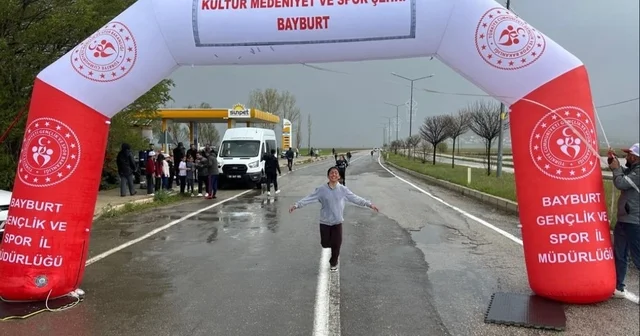 Demirözü nde Gençlik Koşusu düzenlendi Bayburt Haberleri