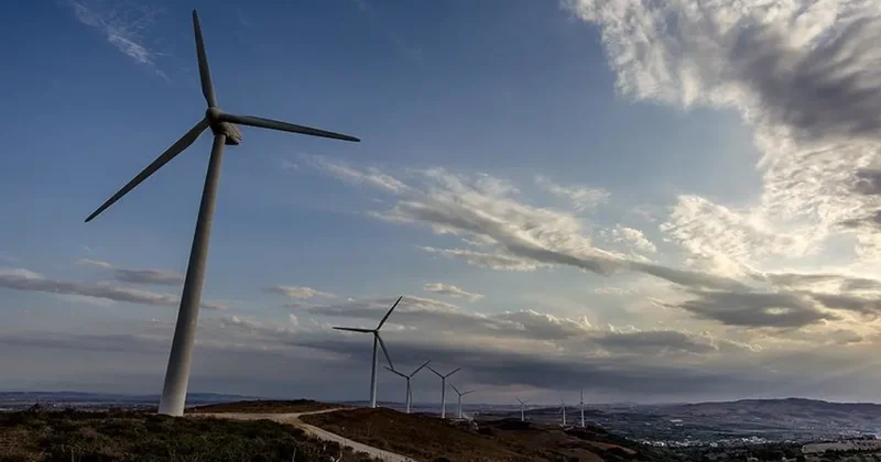 Türkiye de bir ilk! Güneş ve rüzgardan elektrik üretimi kömürü geride bıraktı