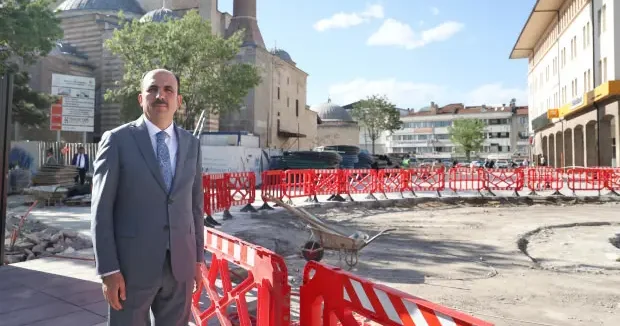 Konya haberleri Başkan Altay, Mevlana Caddesi nde yapılan çalışmaları inceledi 20 Mayıs 2026