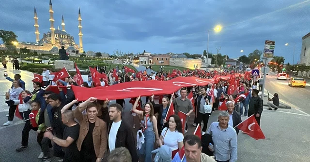 Edirne de 19 Mayıs nedeniyle fener alayı düzenlendi Edirne Haberleri