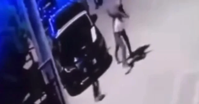 Oğlunun kavga ettiği çocuğu öldüresiye dövdü, o anlar kamerada Afyonkarahisar Haberleri