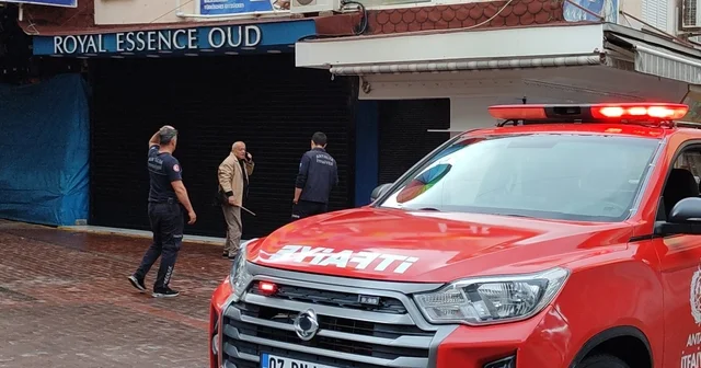 Alanya da iş yerinden çıkan dumanlar itfaiyeyi alarma geçirdi Antalya Haberleri