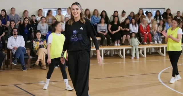 Meryem Boz, kadın hükümlü ve tutuklularla bir araya geldi Eskişehir Haberleri