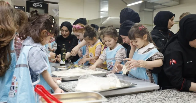GİBTÜ mutfağında minik şeflerin Gastronomi yolculuğu Gaziantep Haberleri