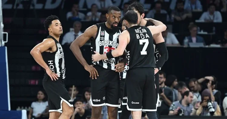 Beşiktaş Yöneticisi Özkan Arseven: Bizim başımız dik!