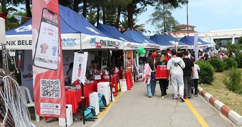 Samsunspor 60’ıncı yıl kutlamalarının son etkinliğinde tesislerini taraftarlara açtı