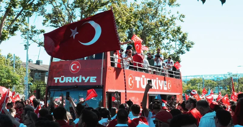 San Francisco da Türk yürüyüşü yapıldı