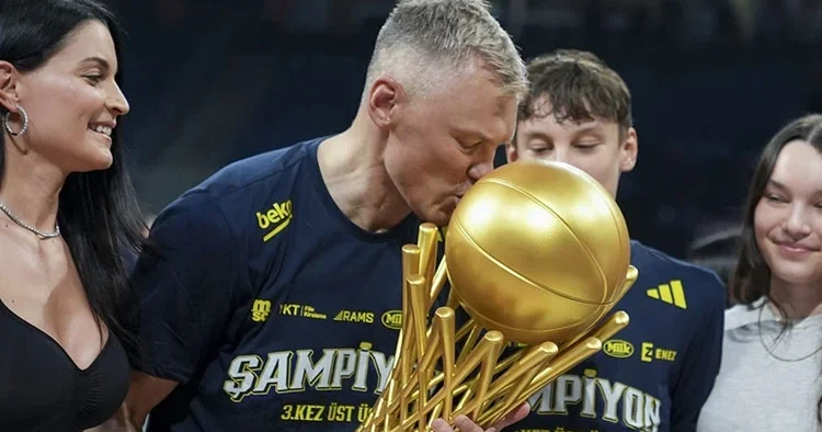 Sarunas Jasikevicius: Şampiyon olduğumuz için çok mutluyuz