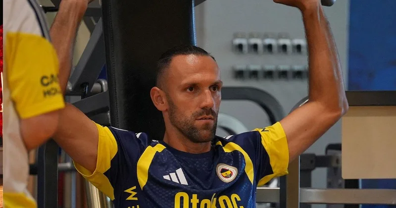 Herkes tatildeyken o durmuyor! Vedat Muriqi, çalışmalara başladı
