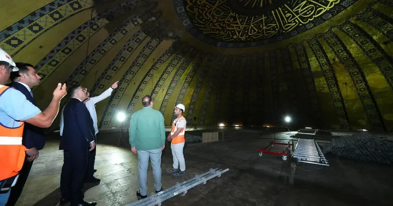 Bakan Çiftçi, Ayasofya i Kebir Cami i Şerifi ndeki restorasyon çalışmalarını inceledi