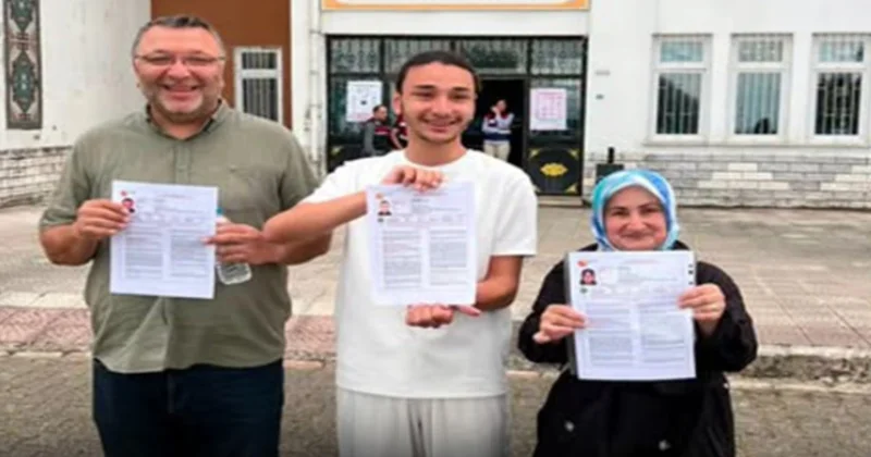 Aile boyu YKS heyecanı: Anne baba ve oğul aynı okulda sınava girdi Sözcü Gazetesi