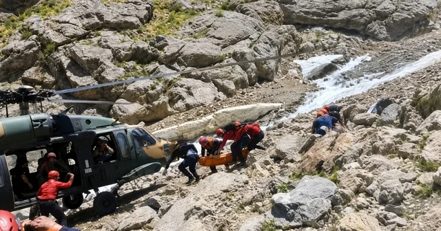 Vadide pancar toplarken düştü, askeri helikopterle hastaneye ulaştırıldı Hakkari Haberleri Habertürk Yerel Haberler